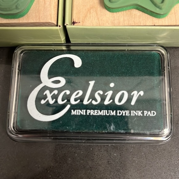 3 piece stamp set with small ink pad bonus! Amazing condition. Hardly used. - Picture 11 of 11